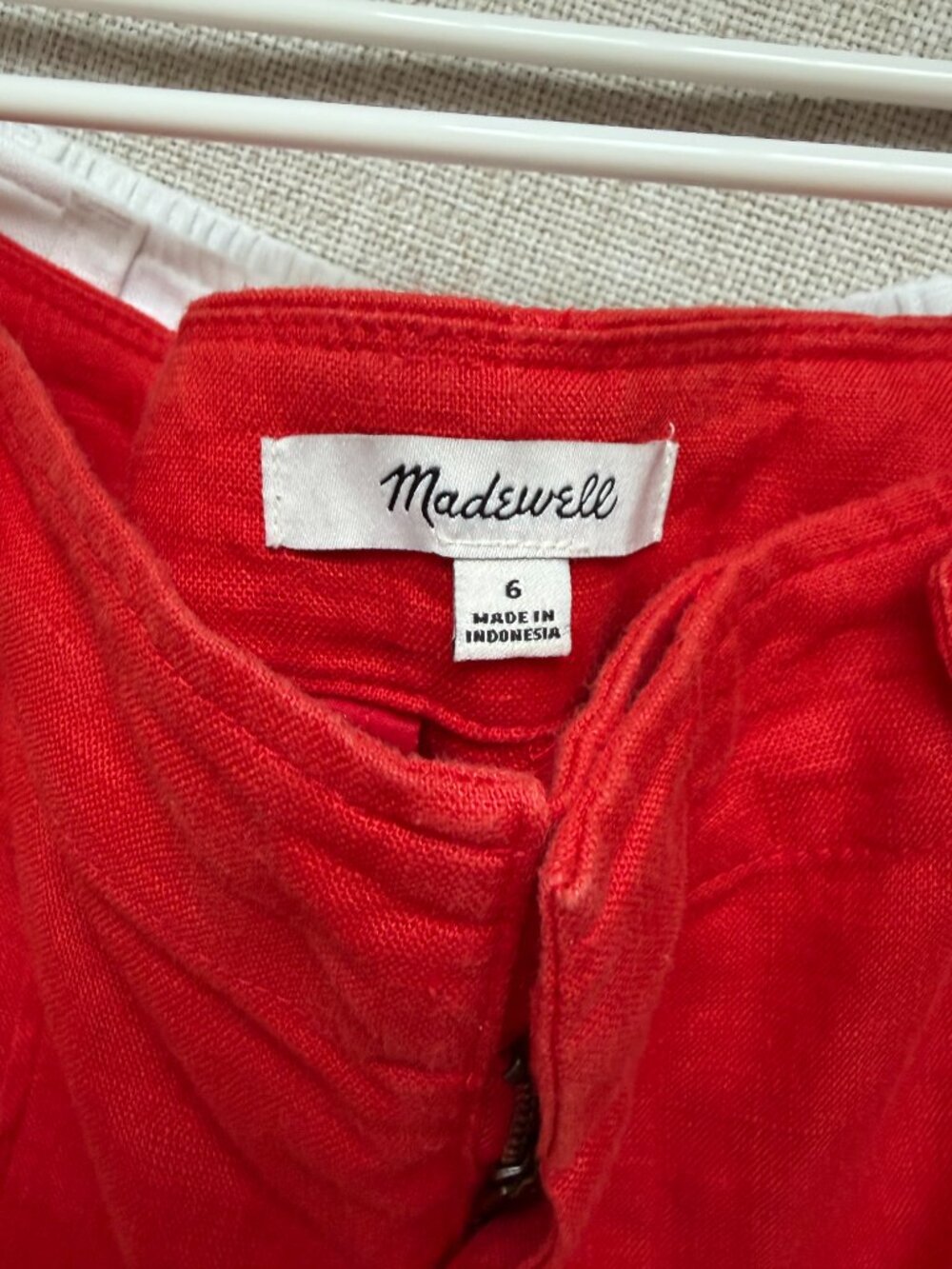 Madewell Linen Clean Button-Tab Shorts - Picture 4 of 4